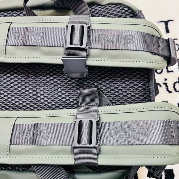 Rains Rucksack Waterproof Trail Backpack - Green - Picture 4 of 5